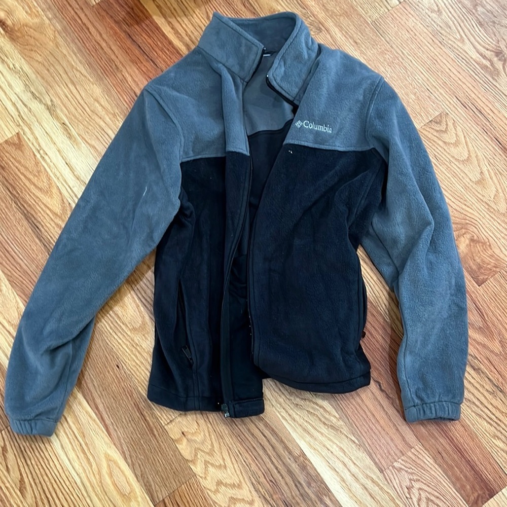 Size M Columbia fleece jacket